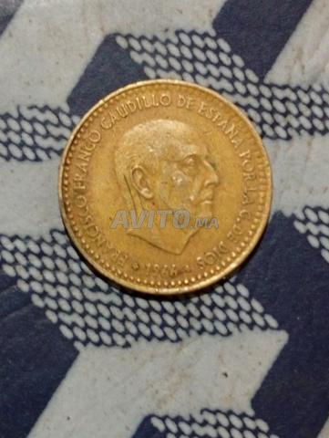 طوابع قديمة وأحجار كريمة للبيع - 2