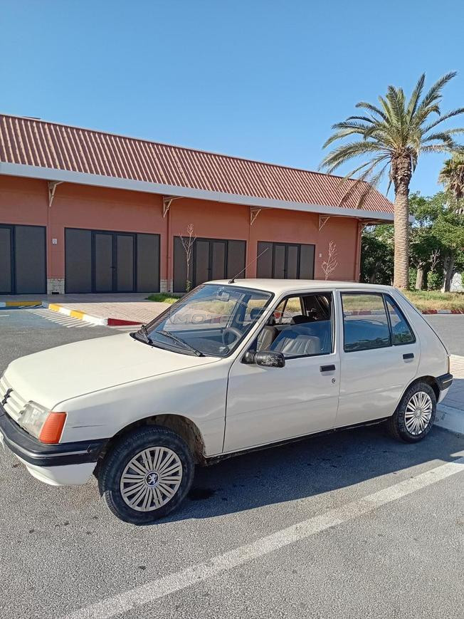 peugeot 205 essence 