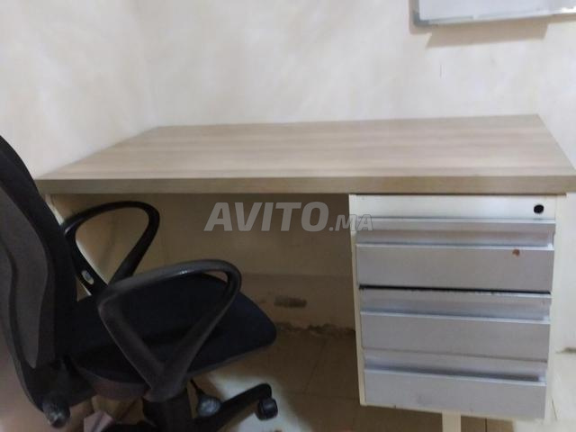 مكتب للبيع بحالة جيدة - 2