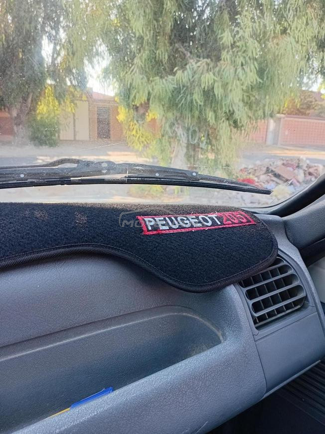 peugeot 205 essence 