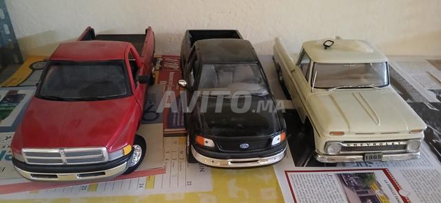 LOT de 3 modèles 1/18