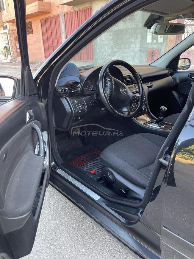 mercedes 220 à vendre en très bonne état 