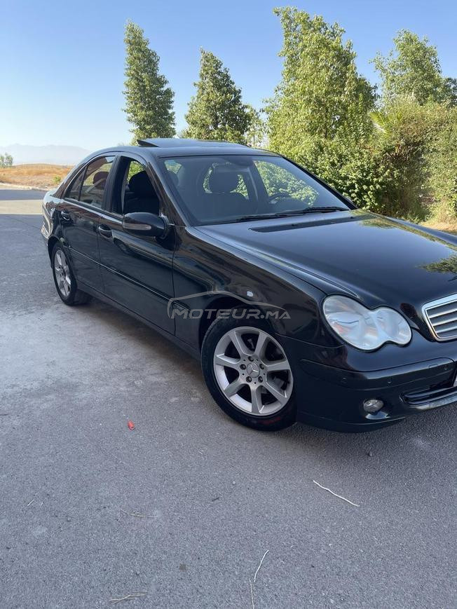 mercedes 220 à vendre en très bonne état 