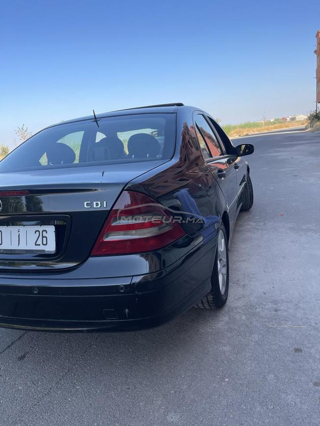 mercedes 220 à vendre en très bonne état 