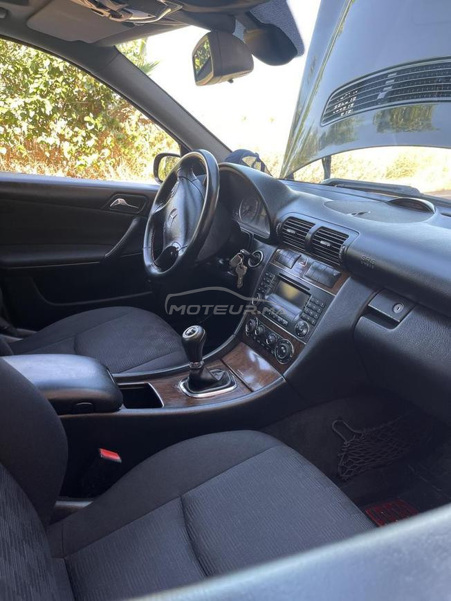 mercedes 220 à vendre en très bonne état 
