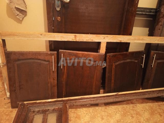 6 portes 0,60 m / 0,47 m cadre 3 m 800 Dhs