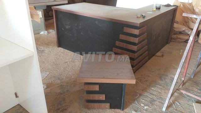 💼 BUREAU DE TRAVAIL AVEC VESTIAIRE
