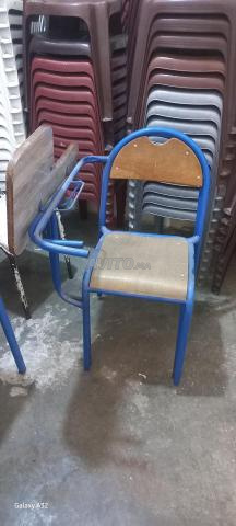 Chaises et tables scolaires pour le soutien scolaire