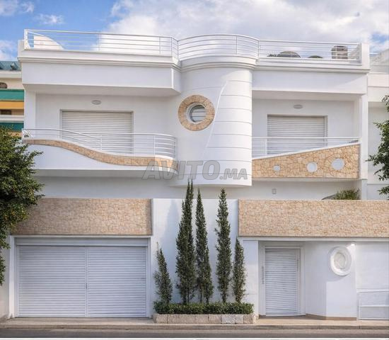 Villa double usage face grande voie - 2