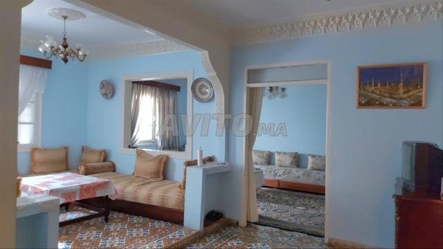 Maison avec 3 app, 1 studio et 2 garages - 2