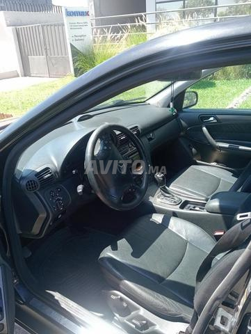 Mercedes-Benz 220 CDI modèle 2003 - 2
