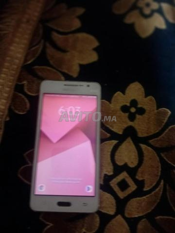 Téléphone portable toujours en bon état et sans aucun problème. - 2