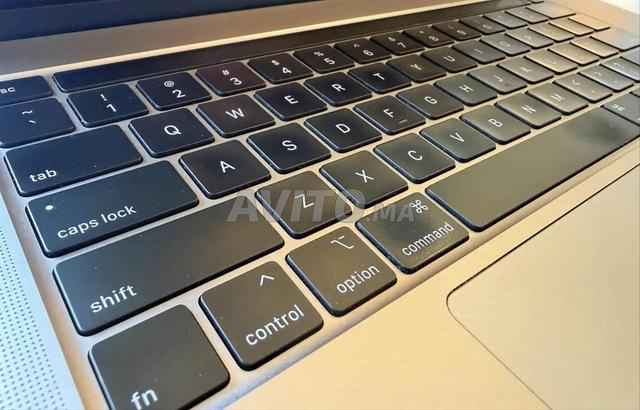 MacBook Pro i9 - 2