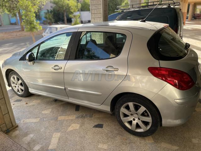 Peugeot 308 encore propre - 2