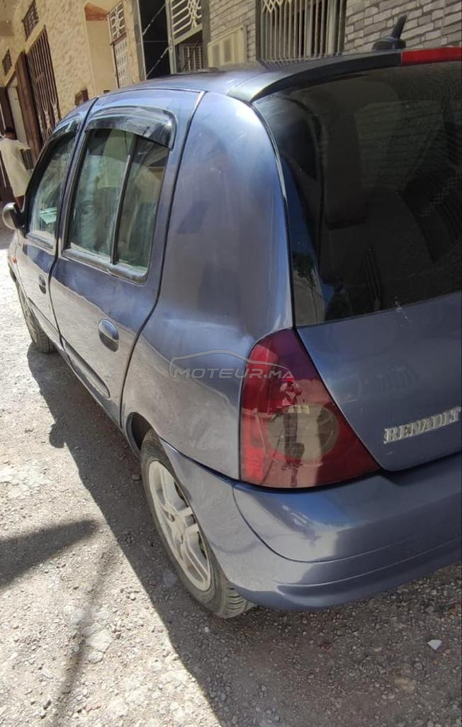 كليو 2 موديل 2000 طنجة مغوغة 