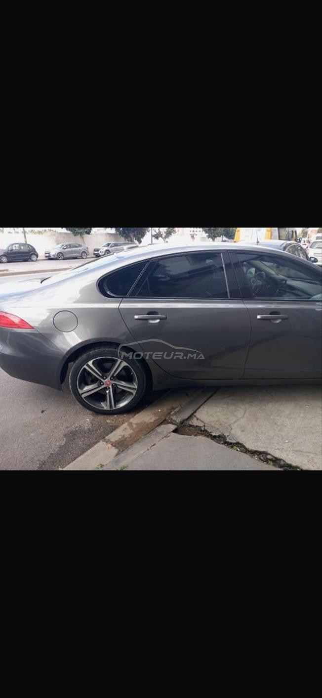 je vends ma voiture personnelle une jaguar XF 