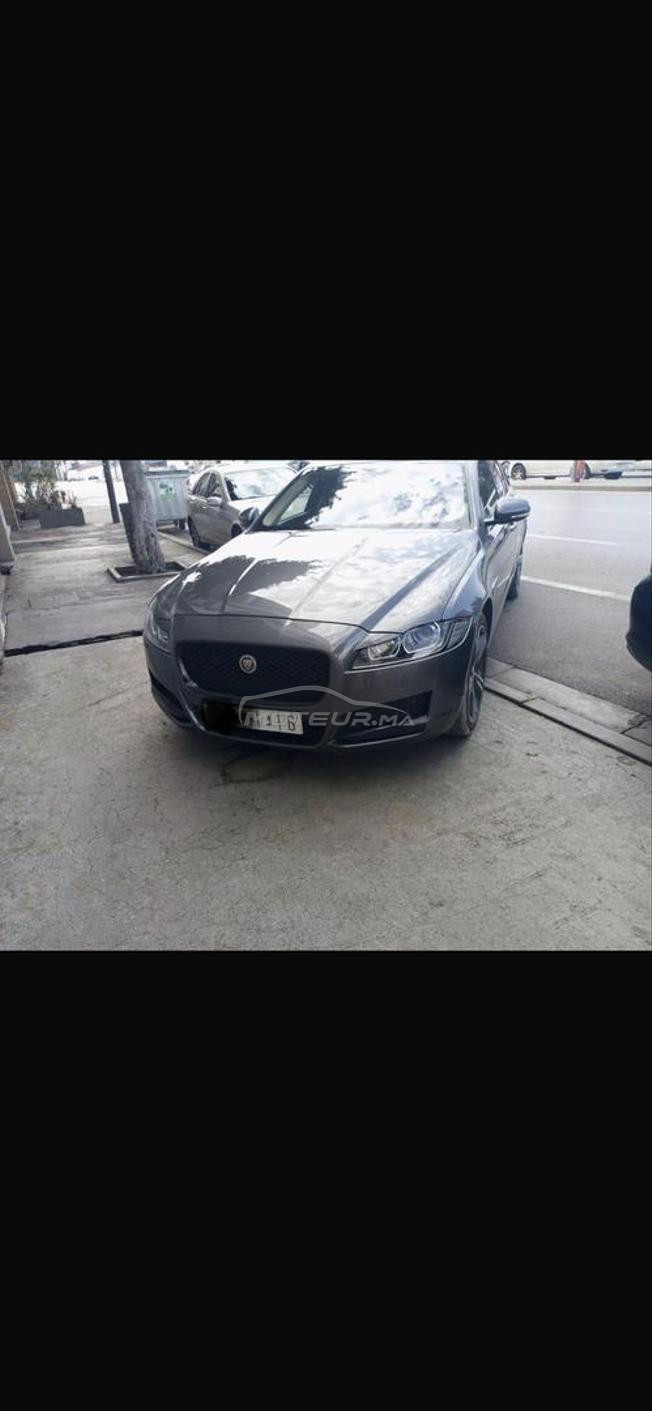 je vends ma voiture personnelle une jaguar XF 
