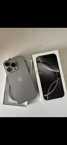 iPhone 16 Pro version européenne état 10/10