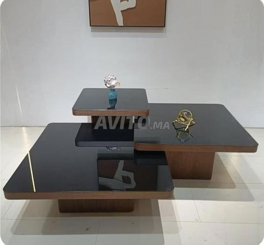 Table basse triple en bois de noyer de première qualité