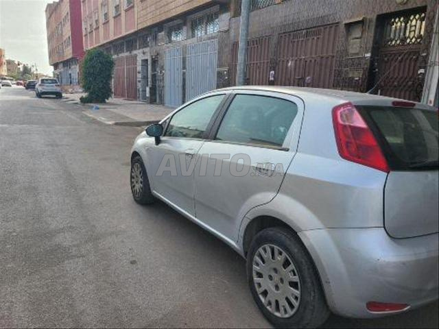 Fiat Punto Diesel Manuelle 2015 à Casablanca - 2