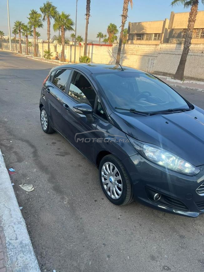 Ford fiesta en bonne état 