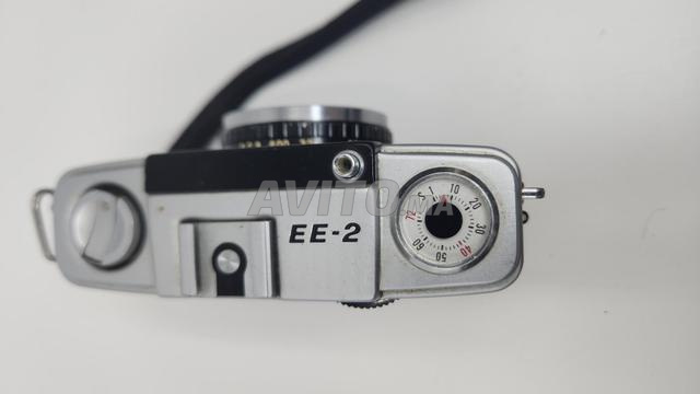 Olympus Pen EE2 (demi-format) flash manuel et étui. - 2