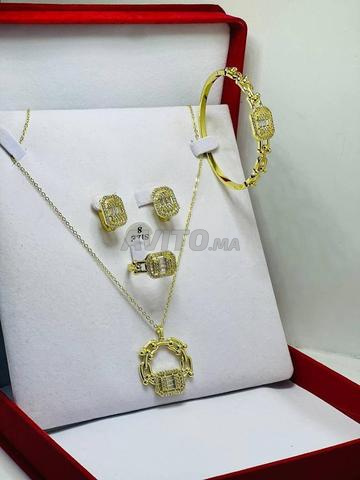 مجموعة مجوهرات ذهبية فاخرة للبيع. - 2