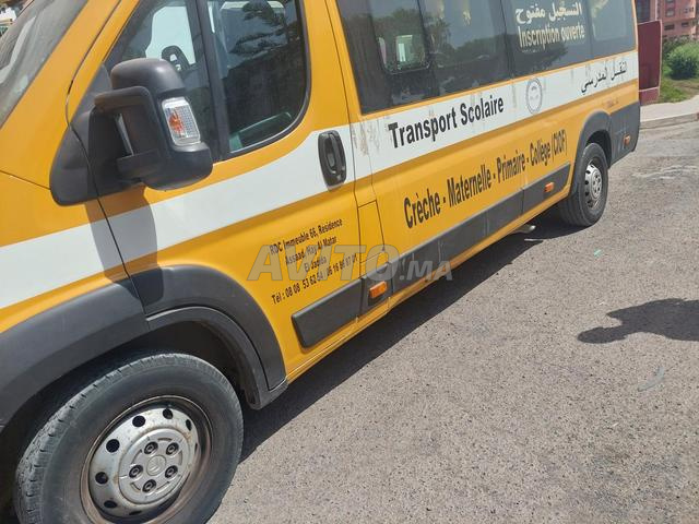 نقل مدرسي للبيع 27 مقعدًا 80000 كم