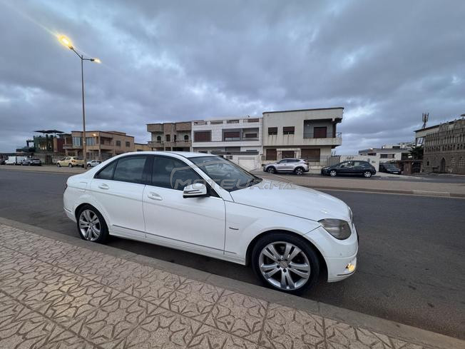 Mercedes-Benz 220 Diesel Automatique 2008 à Salé