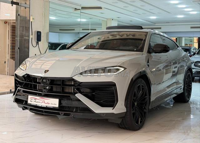 LAMBORGHINI URUS SE — 800 CH 🇮🇹