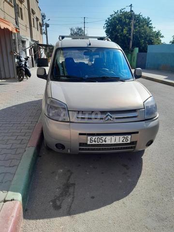 Voiture encore propre, viens et monte - 2