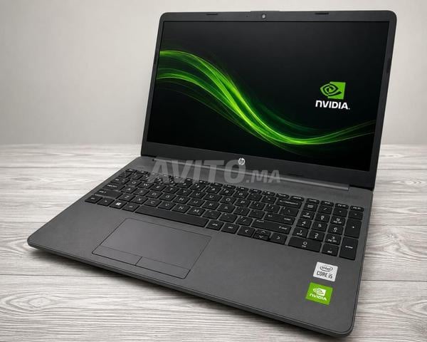 HP i5 10ème gen double graphique Ram 8 disque 256 SSD