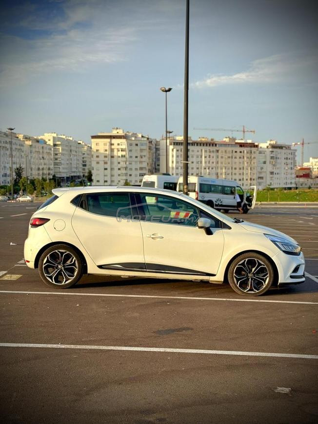 Clio4 Auto 2017 ImportéeNeuve Parking Auto et Toit