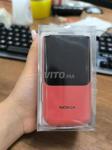 Nokia 2720 Légendaire à clapet, design élégant - 2