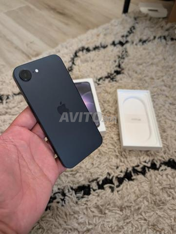 iPhone 17e 256GB Noir Jamais Utilisé - 2