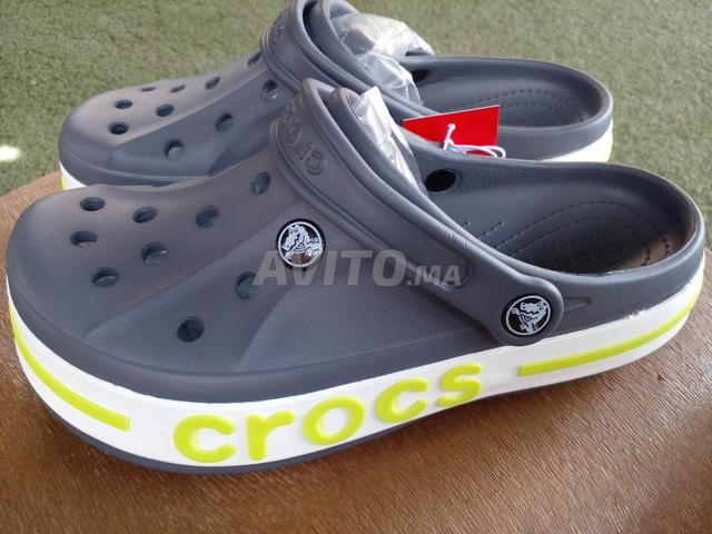 Sabots Crocs. Couleur grise taille 40/41