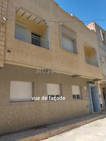 Maison équipée avec un rez-de-chaussée et un étage supérieur