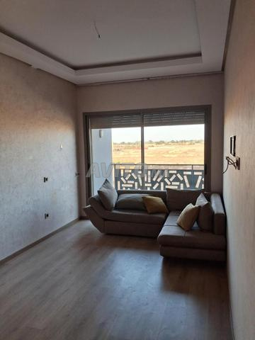 Appartement à louer 93m² à Victoria Bouskoura - 2