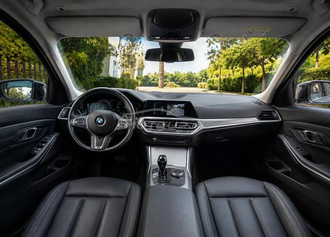 BMW 318 d 2020 en excellent état 