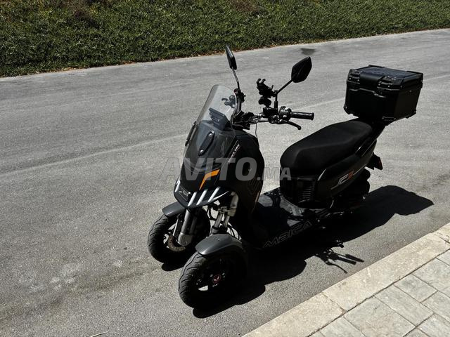 À VENDRE – SCOOTER 3 ROUES – 2 600 KM SEULEMENT