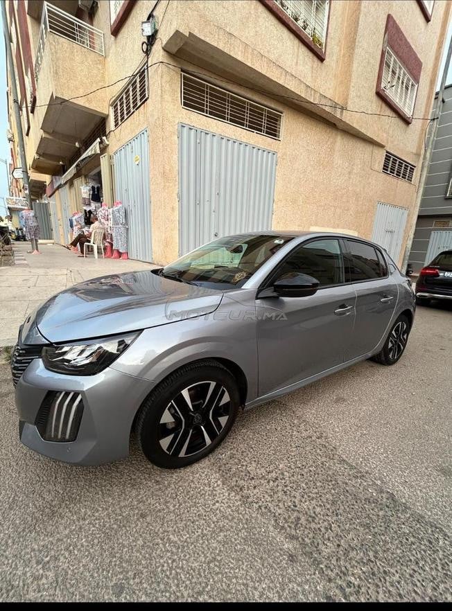 سيارة شبه جديدة استعمال اول فرصة لا تعوض