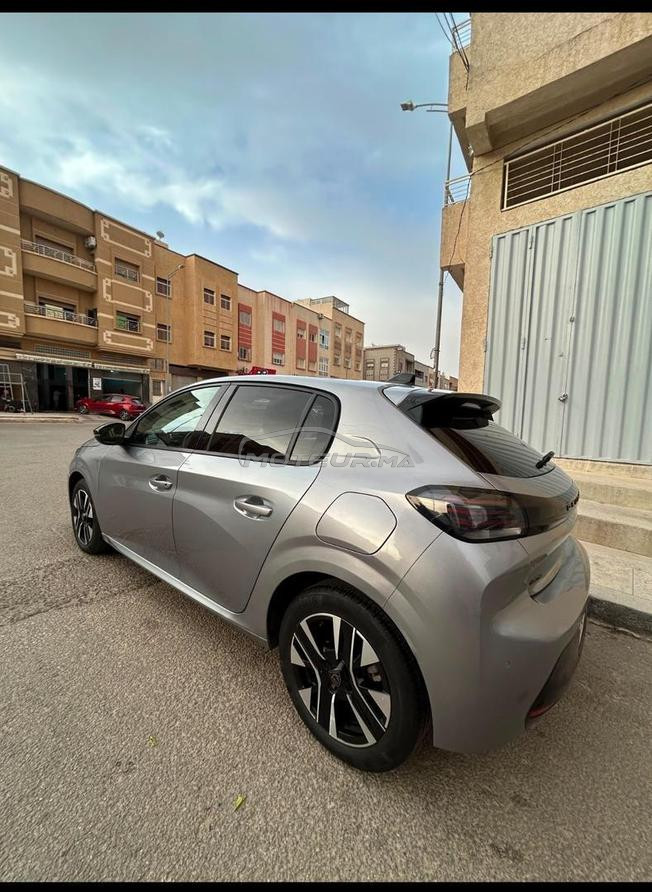 سيارة شبه جديدة استعمال اول فرصة لا تعوض