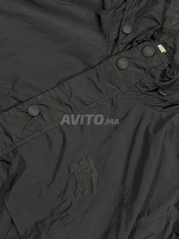 جاكيت بيربري مقاس XXL - 2