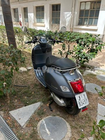 Vespa 300 modèle 2021 dédouane 2023 kilométrage 4730 - 2