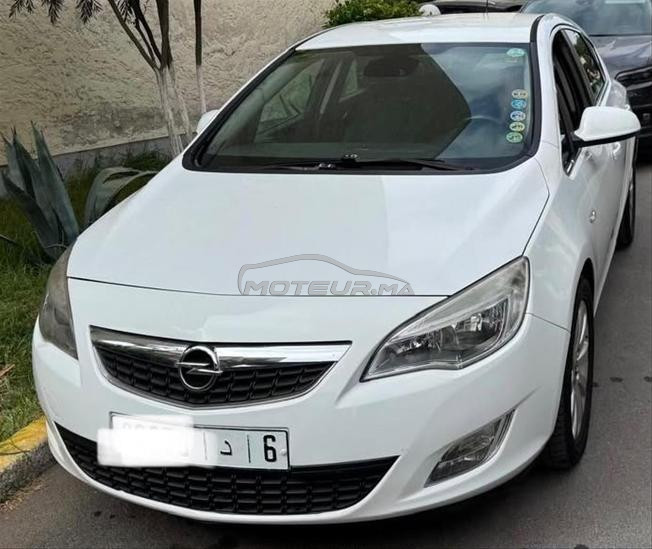 Opel Astra Cosmo 2012 1ère main 
