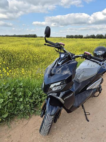 Scooter R9 encore neuf - 2