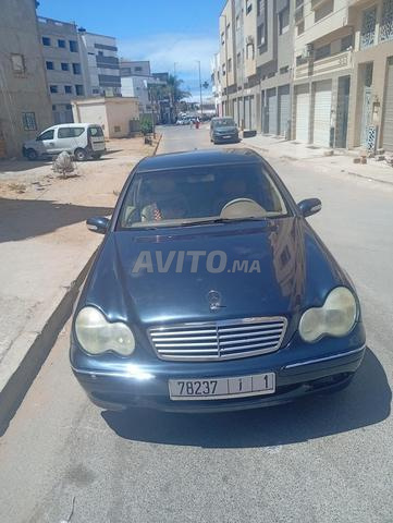 Mercedes C220 "kawkawa" en bon état - 2