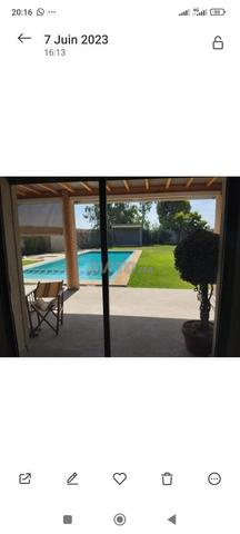 Villa de haut standing avec piscine et petite ferme