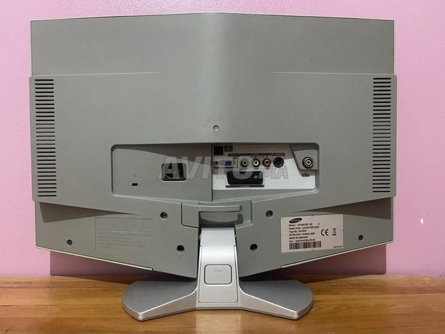 تلفزيون سامسونج LCD 15 بوصة - 2