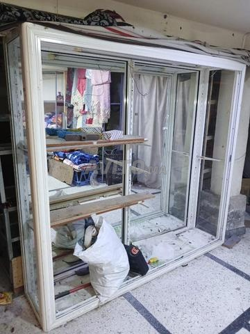Vitrine en bon état à vendre - 2